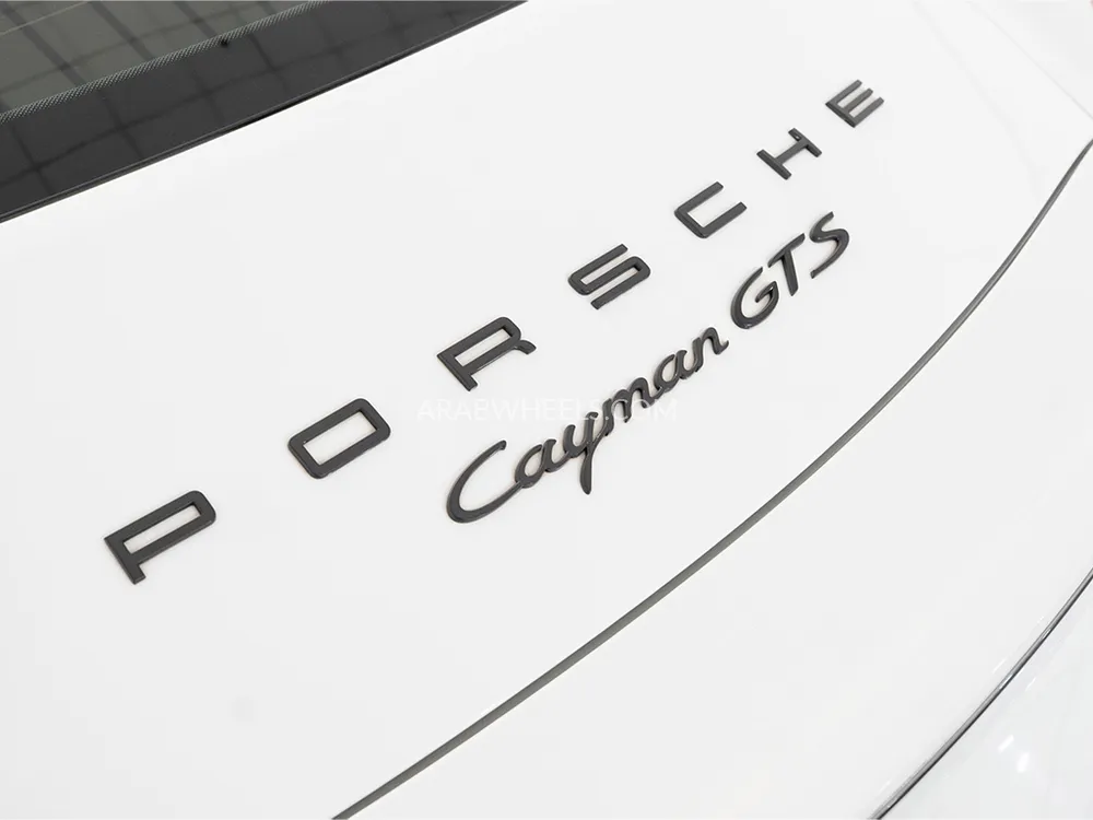 بورشه كايمان 2015 for Sale in دبي Image-14