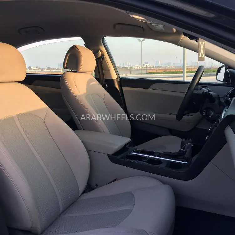 Hyundai Sonata 2016 for Sale in Ajman Image-5