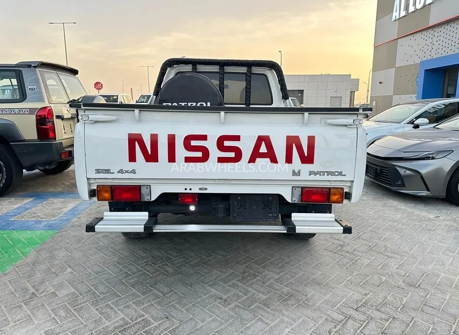 Nissan Patrol 2023 for Sale in Abu Dhabi Image-5