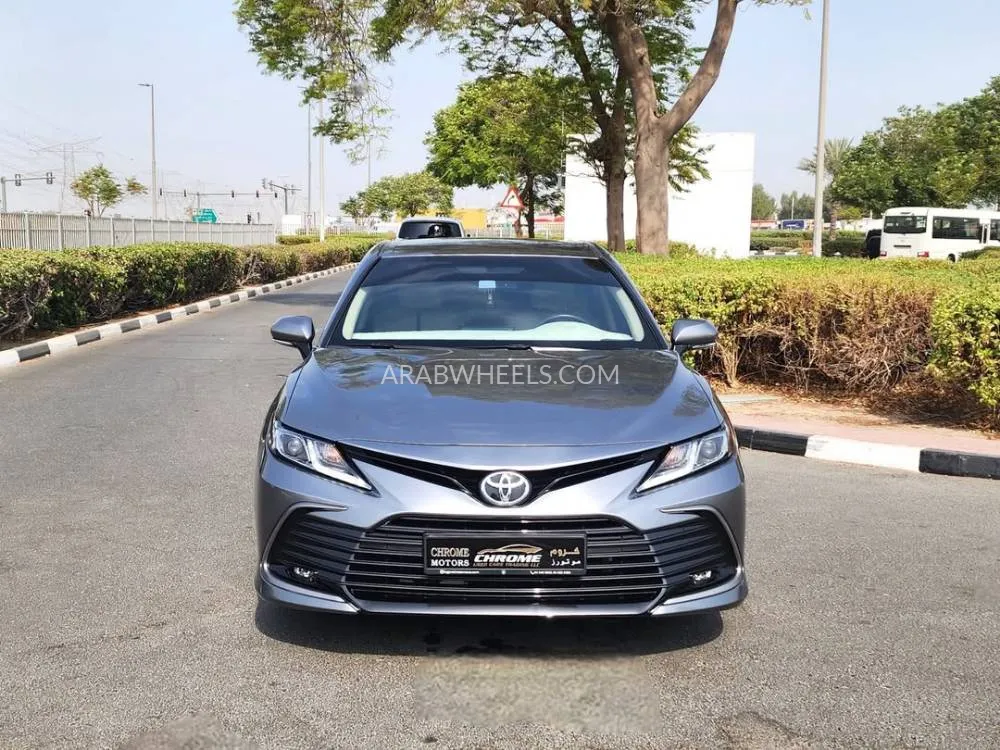 Toyota Camry 2023 for Sale in Dubai Image-2
