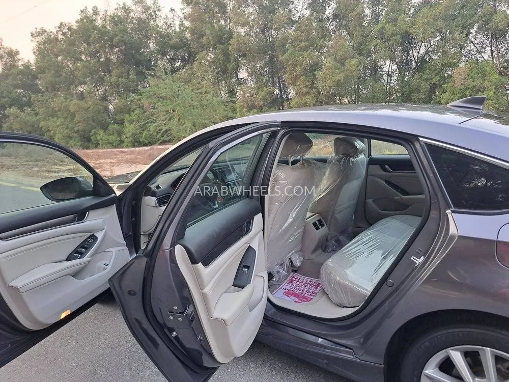 Honda Accord 2022 for Sale in Sharjah Image-9