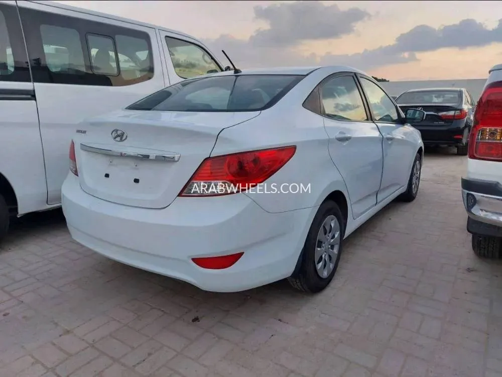 هيونداي أكسنت 2017 for Sale in الشارقة Image-5