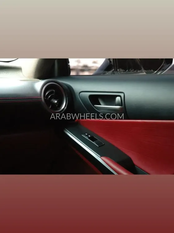 Lexus IS 2022 for Sale in Ajman Image-12