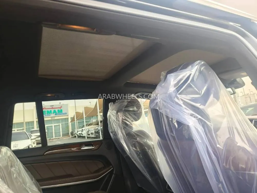 Mercedes Benz GL Class 2016 for Sale in Sharjah Image-15