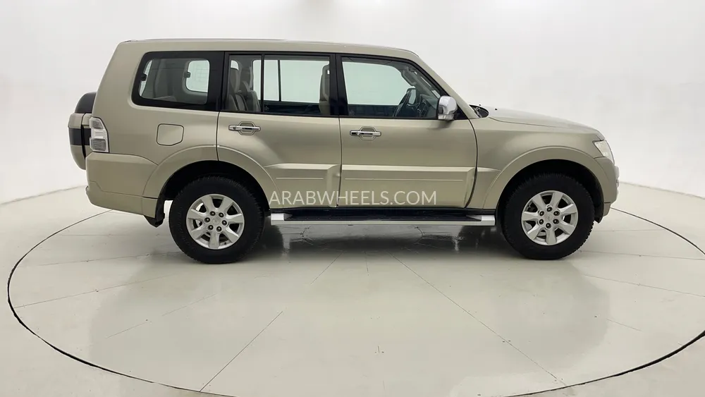 ميتسوبيشي باجيرو 2017 for Sale in دبي Image-2