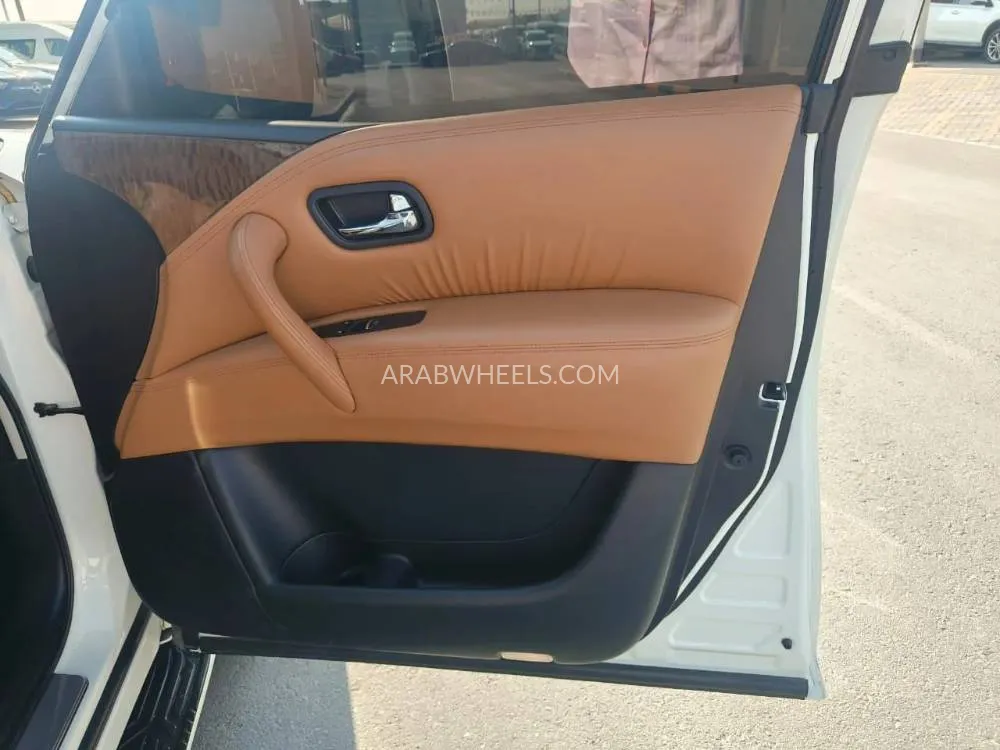 Nissan Patrol 2018 for Sale in Sharjah Image-17