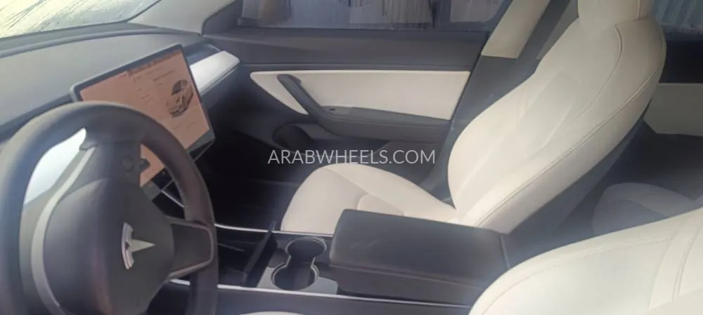 Tesla Model 3 2020 for Sale in Ajman Image-7