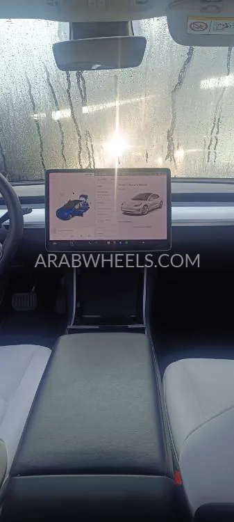 Tesla Model 3 2020 for Sale in Ajman Image-8