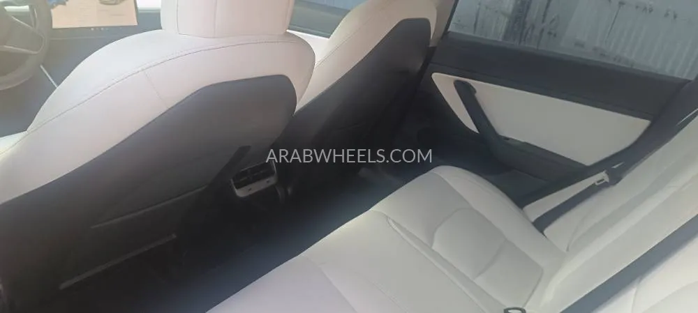 Tesla Model 3 2020 for Sale in Ajman Image-10