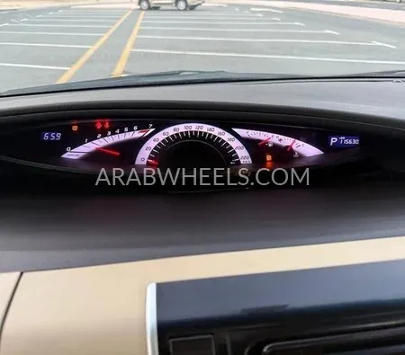 Toyota Previa 2020 for Sale in Dubai Image-4