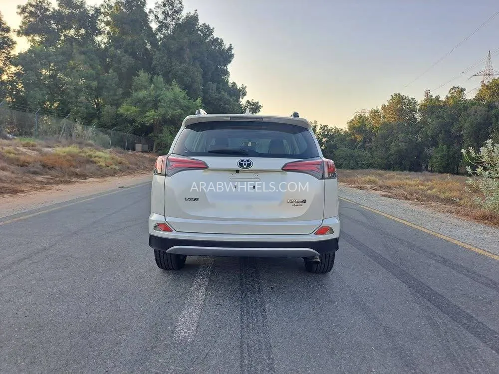Toyota Rav4 2017 for Sale in Sharjah Image-3