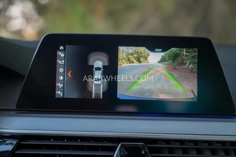 بي إم دبليو الفئة الخامسة 2020 for Sale in الشارقة Image-2