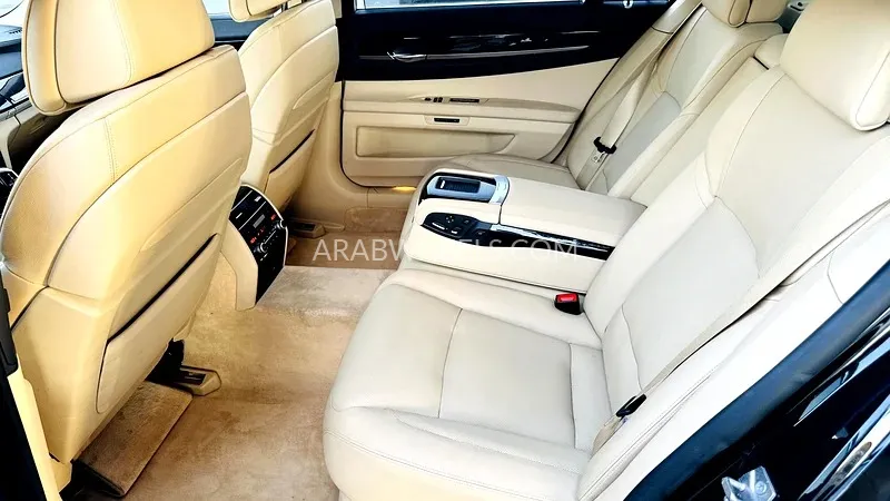 BMW 7 series 2010 for Sale in Dubai Image-11