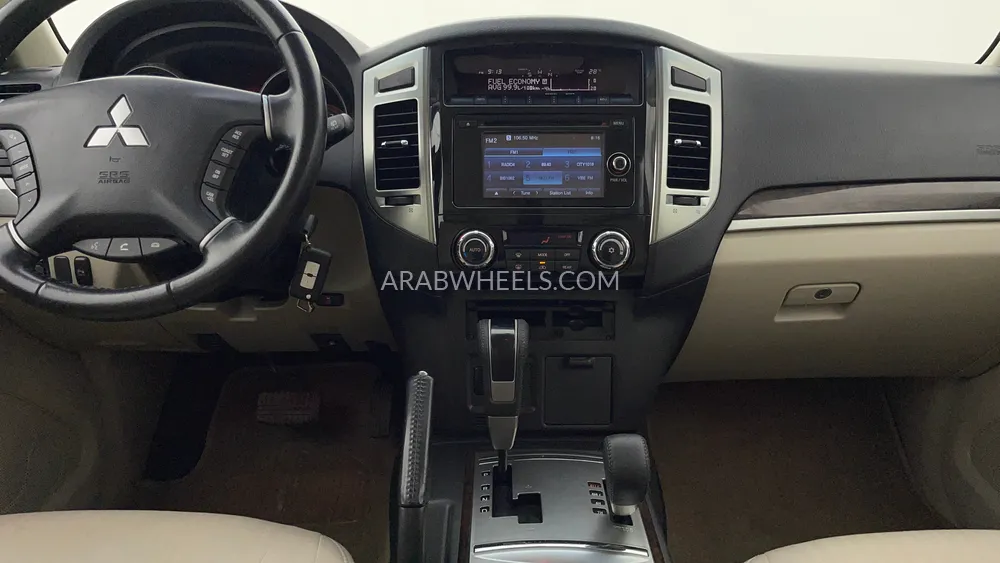 ميتسوبيشي باجيرو 2017 for Sale in دبي Image-14