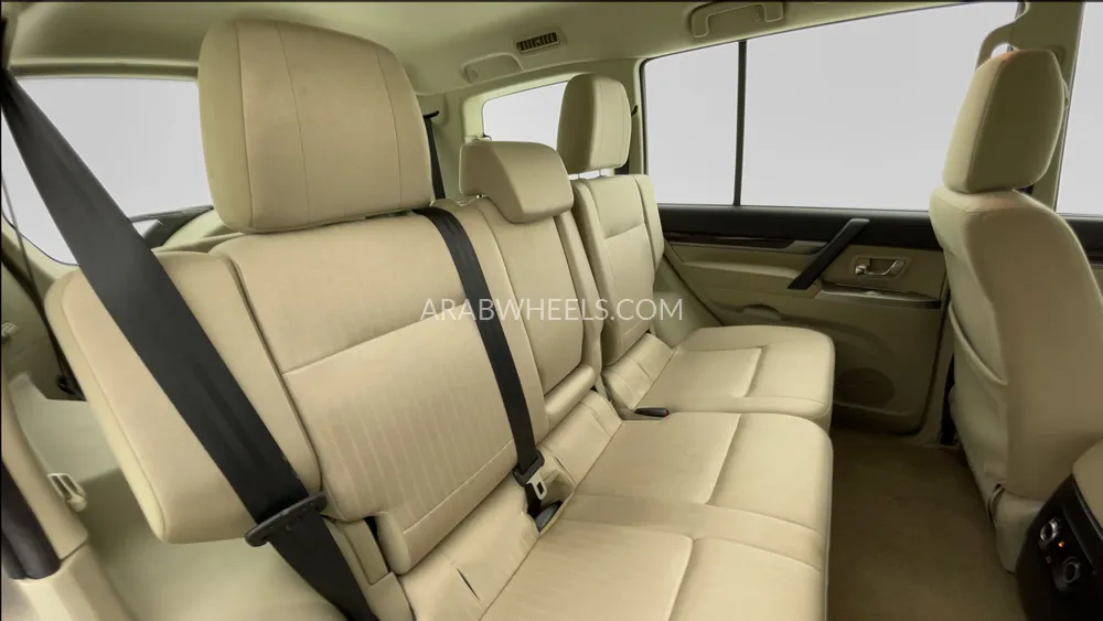 ميتسوبيشي باجيرو 2017 for Sale in دبي Image-25