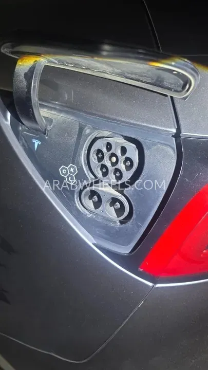 Tesla Model Y 2023 for Sale in Ajman Image-7