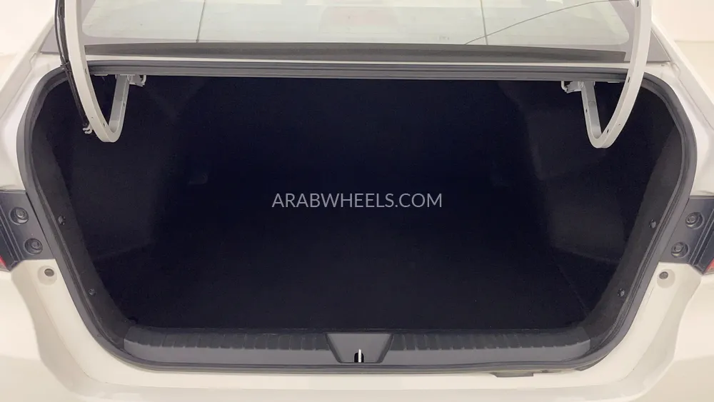 Toyota Yaris 2024 for Sale in Dubai Image-24