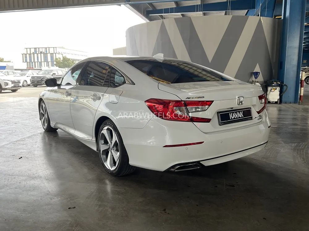 Honda Accord 2018 for Sale in Sharjah Image-4