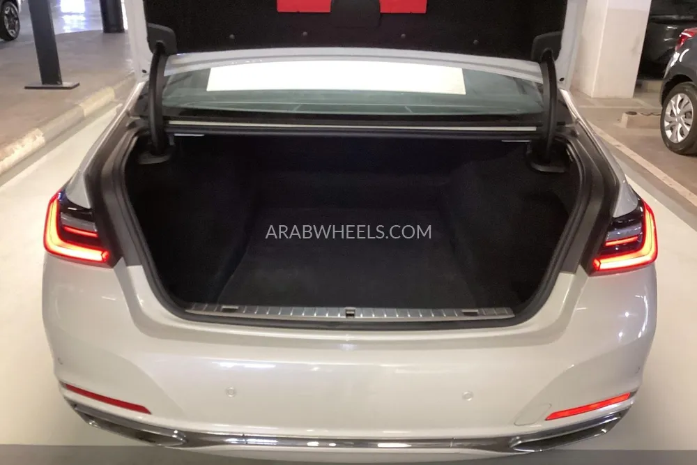 BMW 7 series 2020 for Sale in Sharjah Image-15