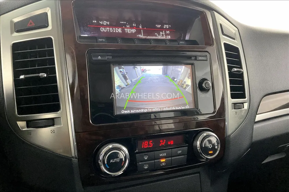 Mitsubishi Pajero 2018 for Sale in Sharjah Image-16