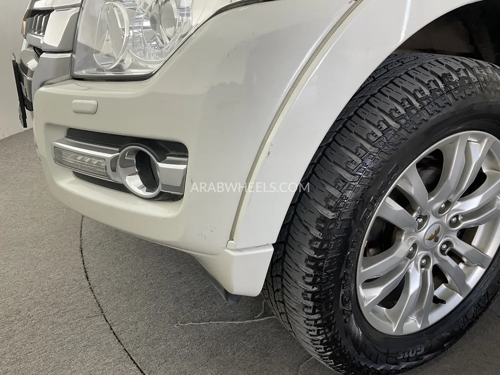 Mitsubishi Pajero 2018 for Sale in Sharjah Image-33