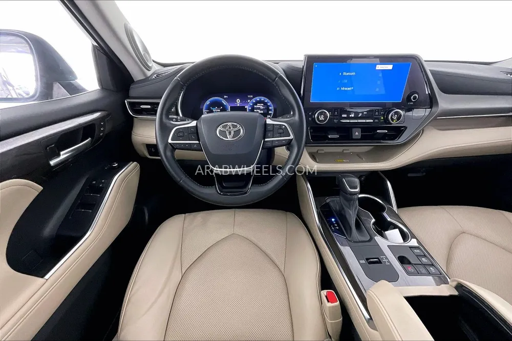 Toyota Highlander 2023 for Sale in Sharjah Image-16