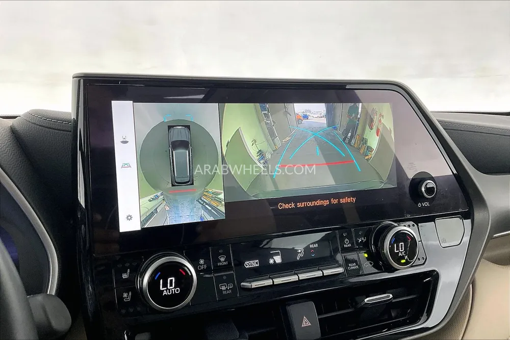 Toyota Highlander 2023 for Sale in Sharjah Image-17