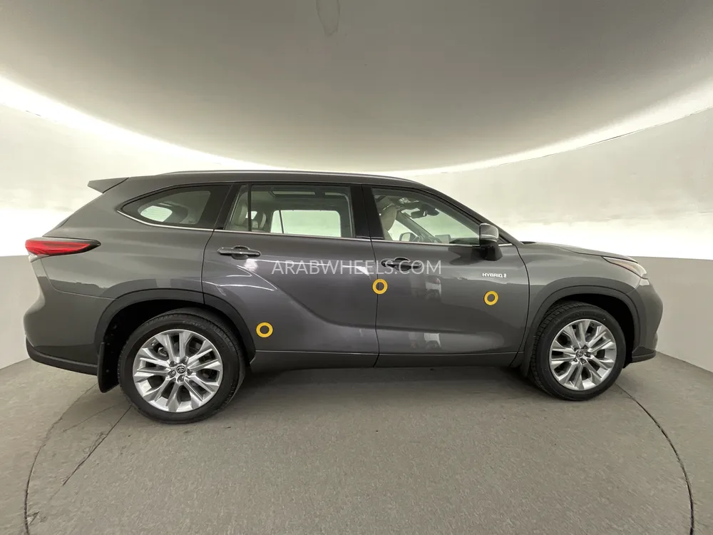 Toyota Highlander 2023 for Sale in Sharjah Image-34