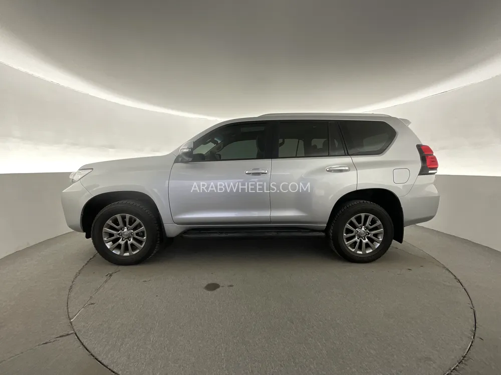 Toyota Land Cruiser Prado 2019 for Sale in Sharjah Image-8