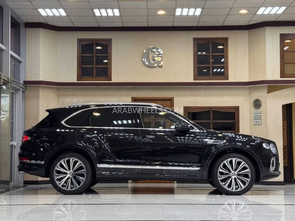 Bentley Bentayga 2022 for Sale in Dubai Image-4