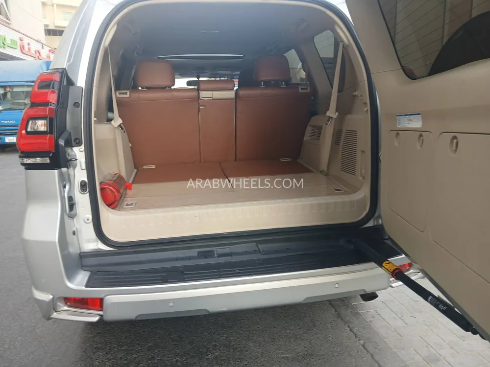 تويوتا لاند كروزر برادو 2019 for Sale in دبي Image-13