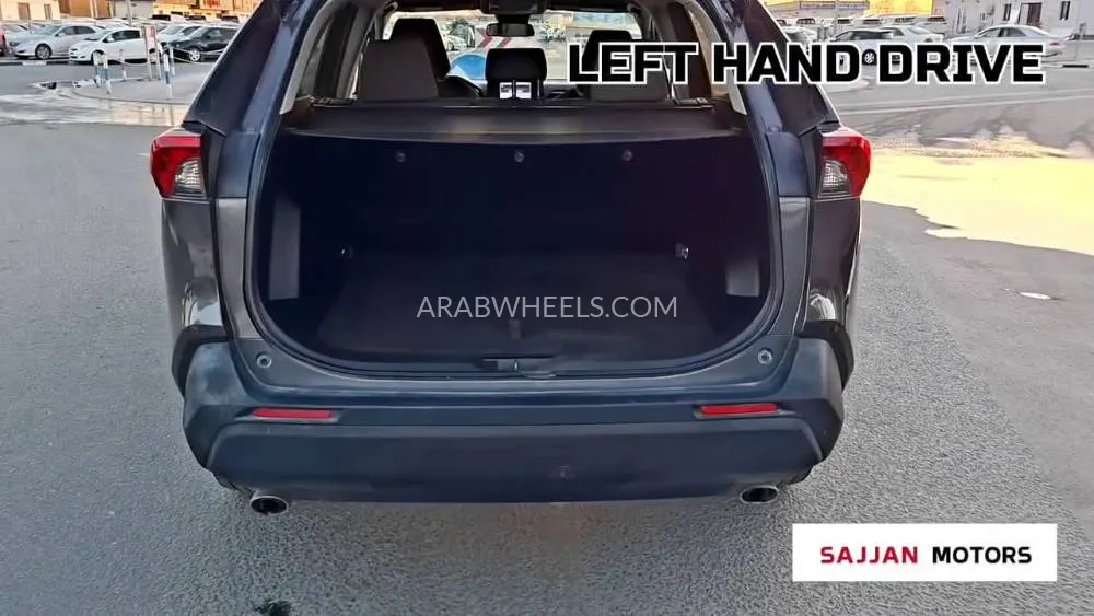 Toyota Rav4 2021 for Sale in Dubai Image-10