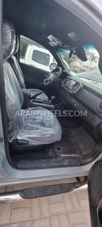Toyota Tacoma 2020 for Sale in Ajman Image-8