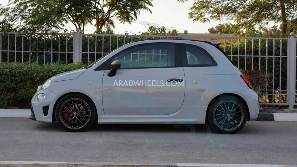 Abarth 695 2023 for Sale in Dubai Image-32