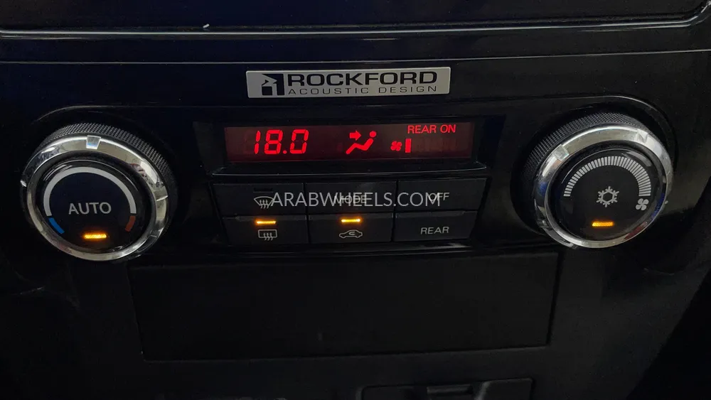 ميتسوبيشي باجيرو 2017 for Sale in دبي Image-43