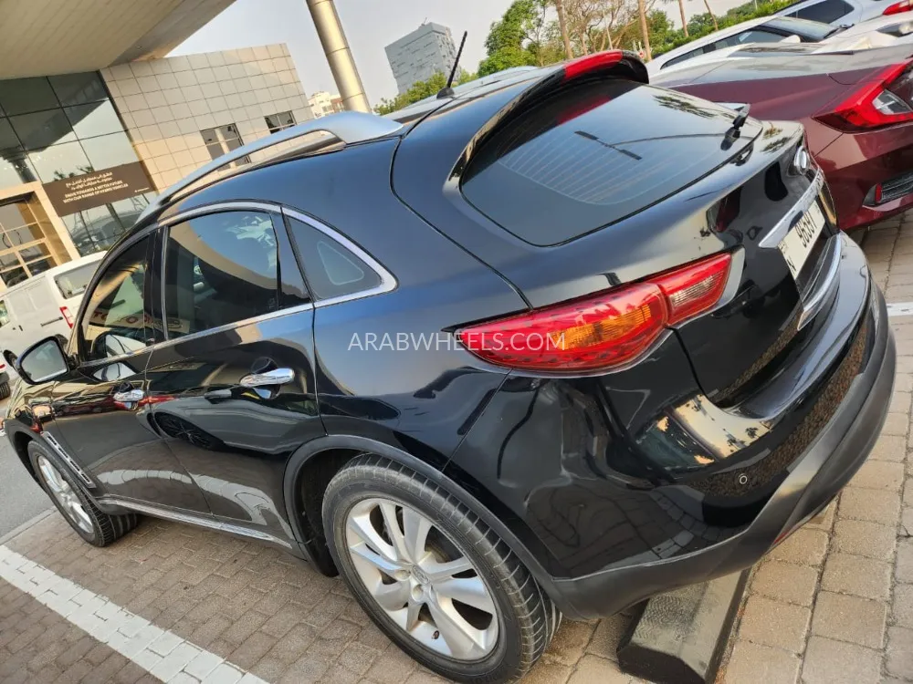 Infiniti FX35 2012 for Sale in Dubai Image-7