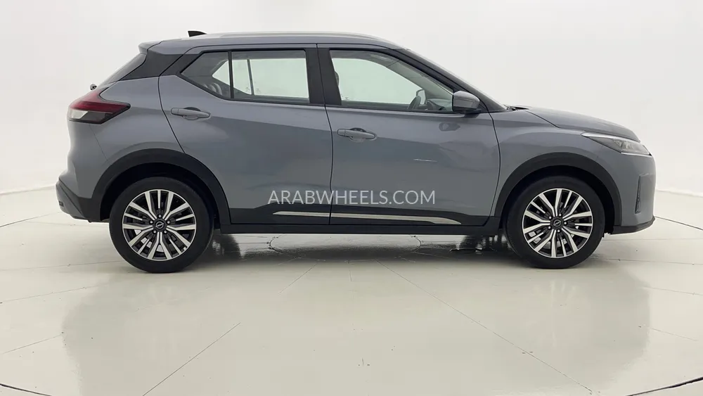 Nissan Kicks 2023 for Sale in Dubai Image-2