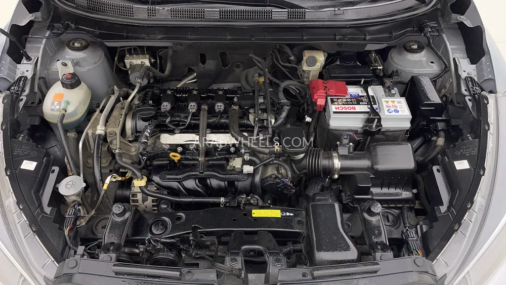 Nissan Kicks 2023 for Sale in Dubai Image-9