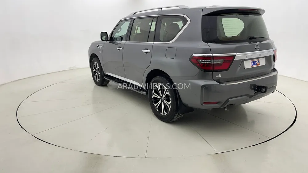 Nissan Patrol 2023 for Sale in Dubai Image-5