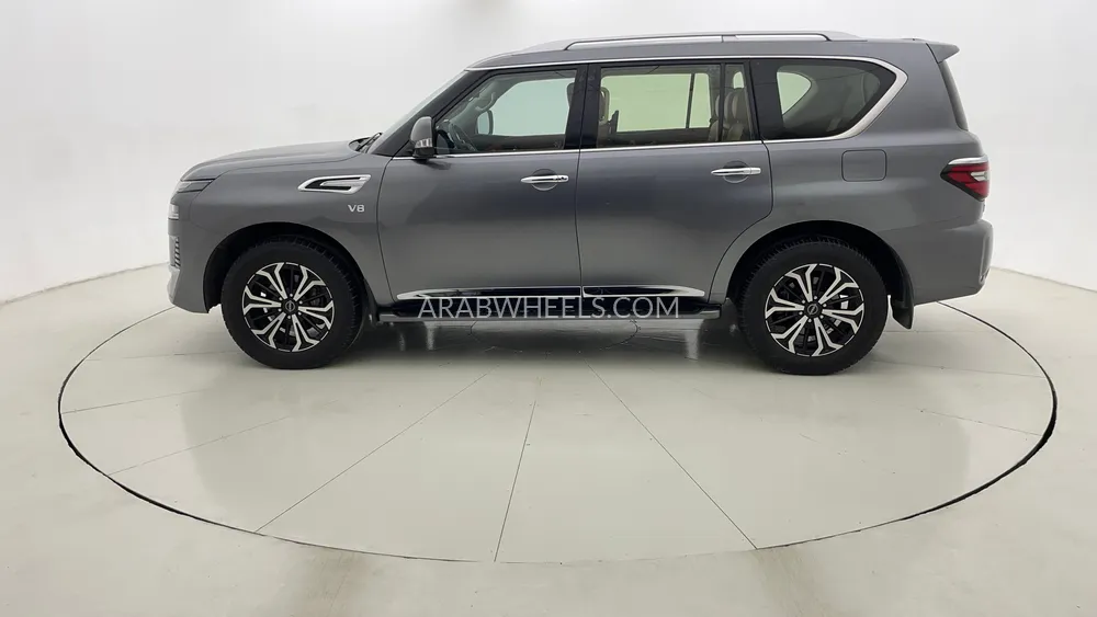 Nissan Patrol 2023 for Sale in Dubai Image-6