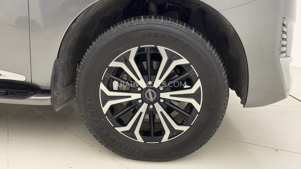 Nissan Patrol 2023 for Sale in Dubai Image-10