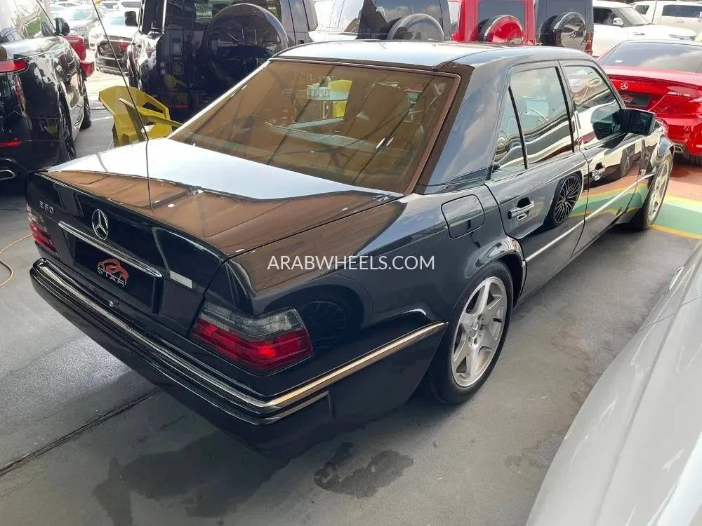 Mercedes Benz E Class 1995 for Sale in Dubai Image-4