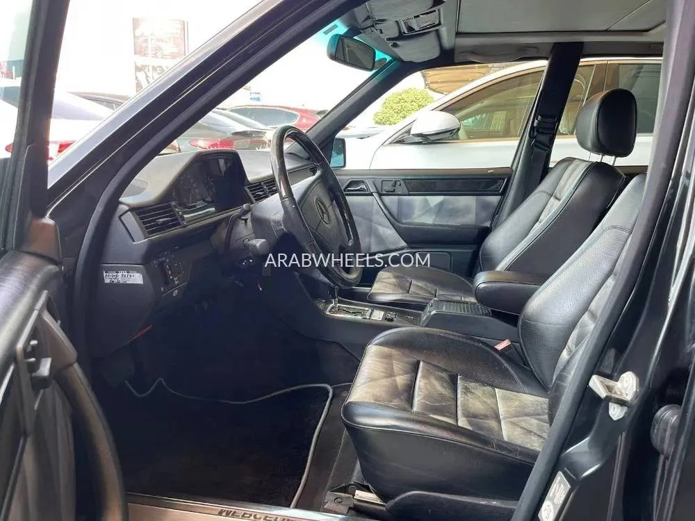 Mercedes Benz E Class 1995 for Sale in Dubai Image-7