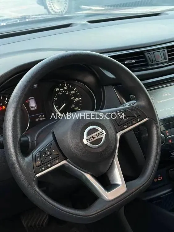 Nissan Rogue 2020 for Sale in Ajman Image-8