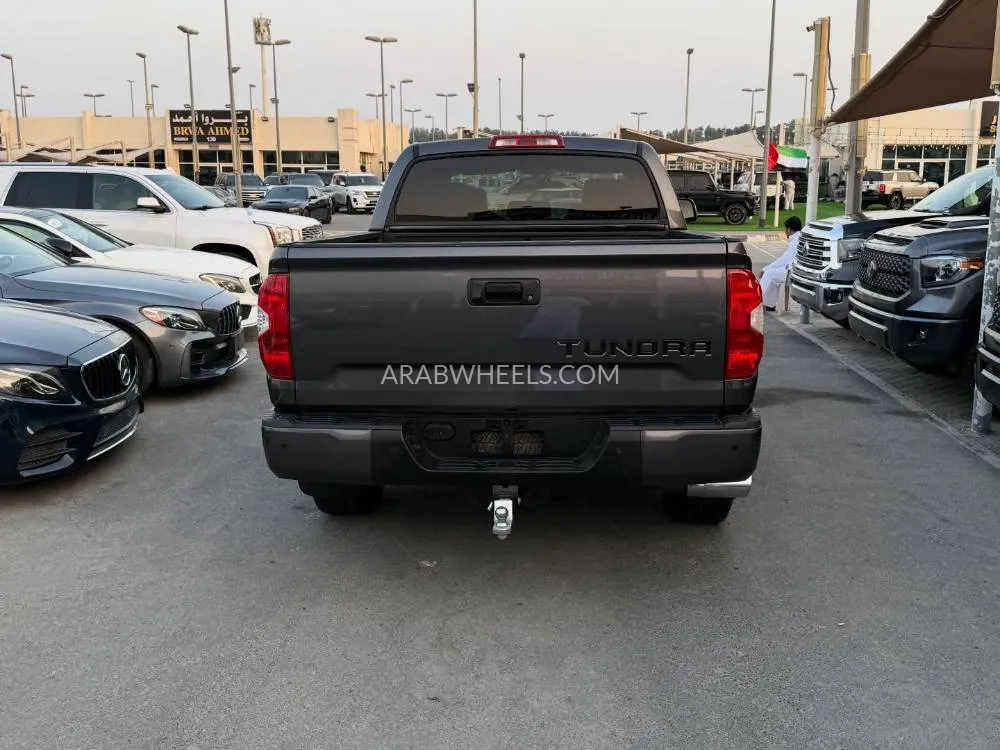 Toyota Tundra 2017 for Sale in Sharjah Image-9
