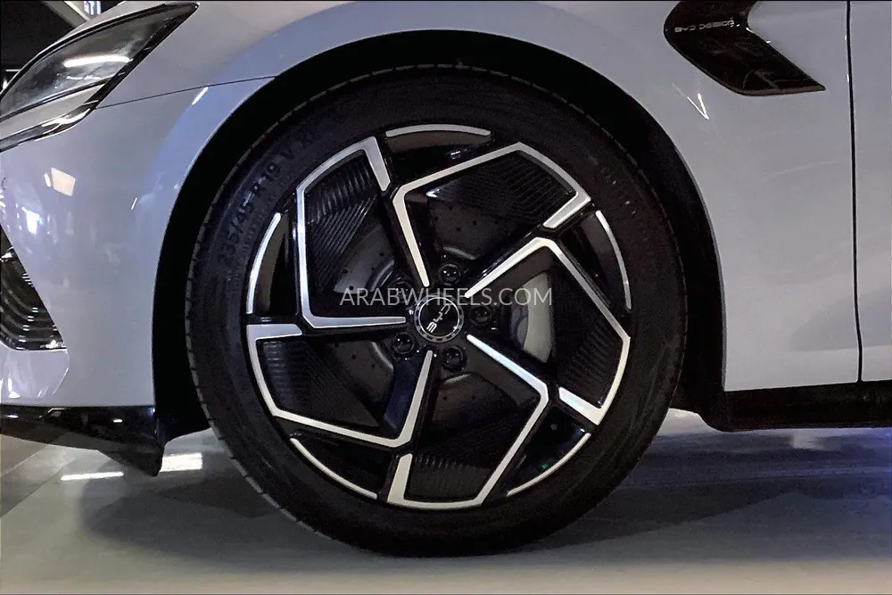 BYD Seal 2026 for Sale in Sharjah Image-9