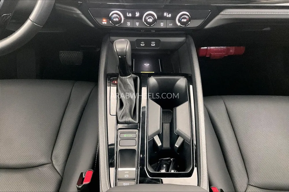 Honda Accord 2024 for Sale in Sharjah Image-24