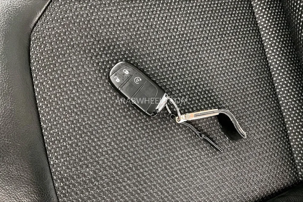 جيب كومباس 2019 for Sale in الشارقة Image-18