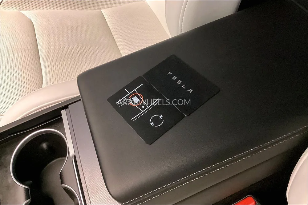 Tesla Model 3 2024 for Sale in Sharjah Image-18