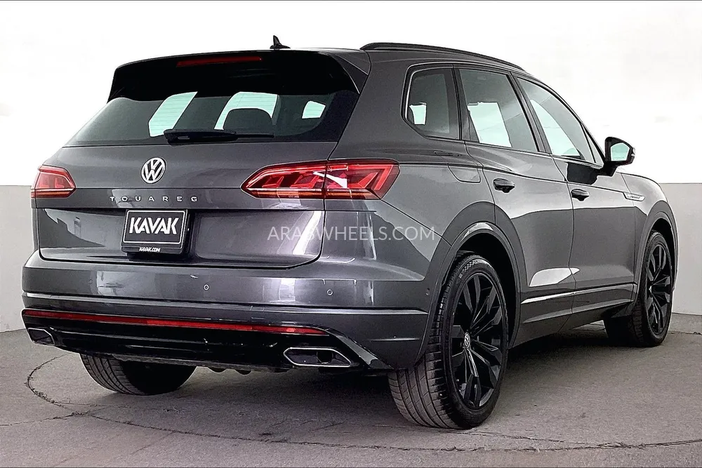 Volkswagen Touareg 2020 for Sale in Dubai Image-4